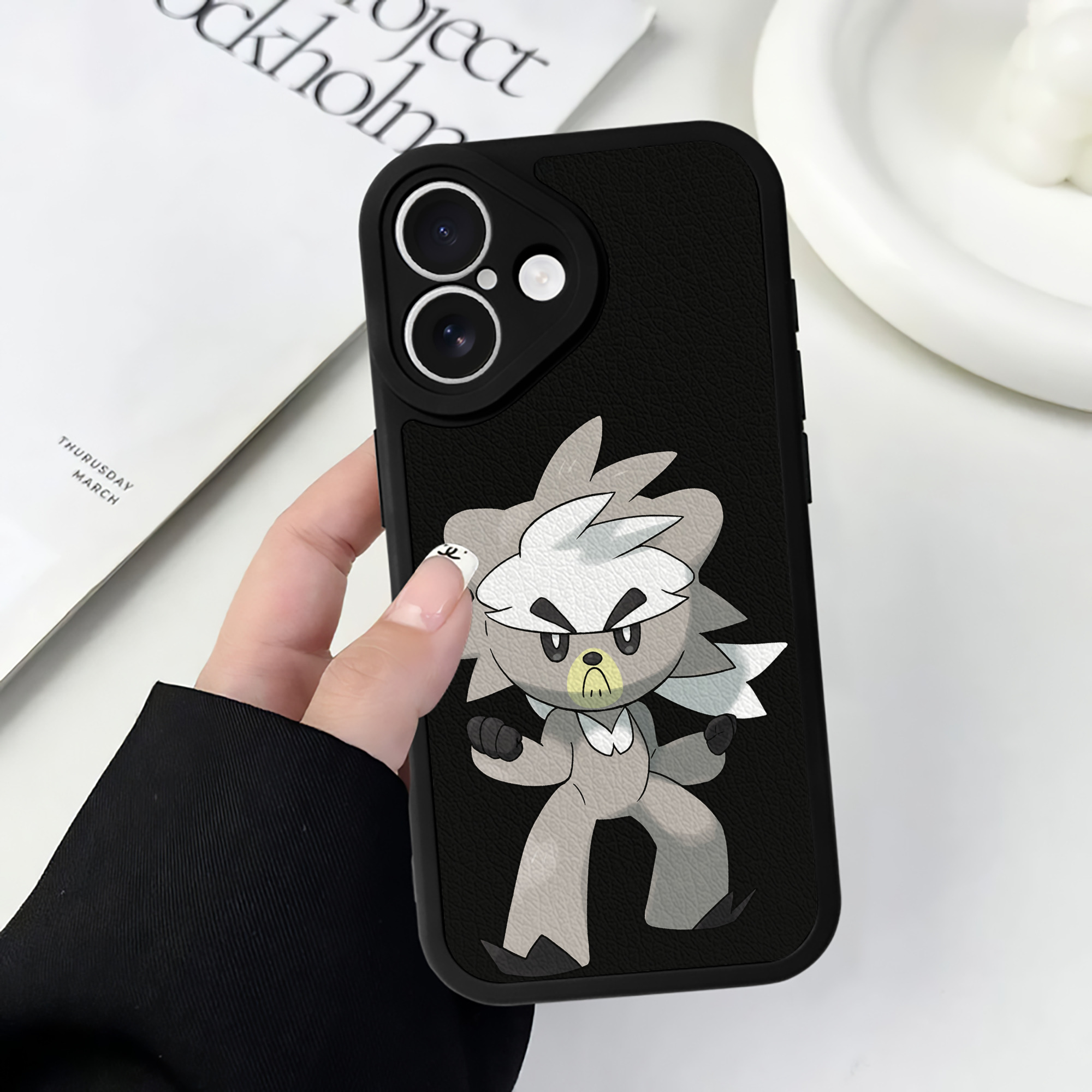 （画像用） ポケットモンスター Pokémon 【iPhone 16シリーズ対応】シリコンスマホケース（レザー調） 材質：シリコン